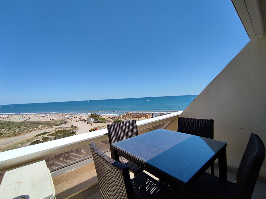 Vue sur mer du studio naturiste au Cap d'Agde : studio, résidence Héliopolis